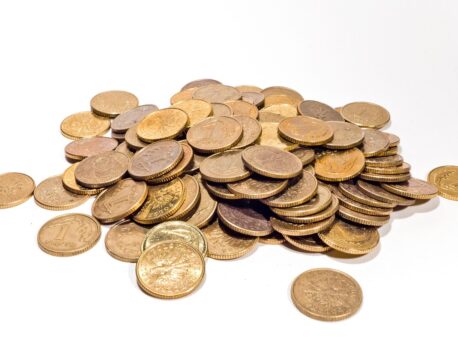 Jakie wskaźniki analizować przed zaciągnięciem kredytu gotówkowego?