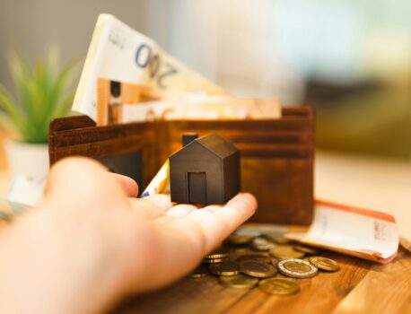 Ubezpieczenie kredytu hipotecznego – jak nie przepłacić i co musisz kupić?