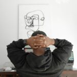 zastanawiający się męzczyzna