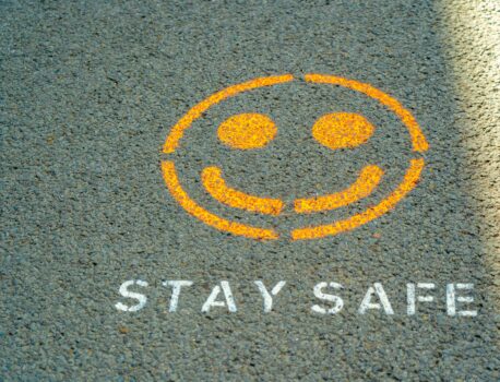 Czy szybka pożyczka jest bezpieczna? Najważniejsze sygnały ostrzegawcze