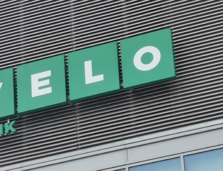 Kredyt gotówkowy w VeloBanku – realizacja planów z niskim RRSO i odroczoną spłatą